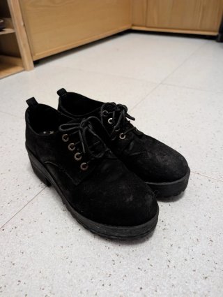 Zapatos negros de plataforma mujer