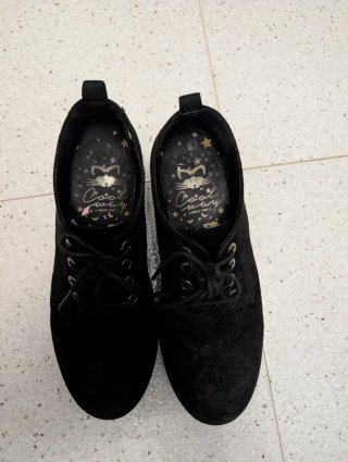 Zapatos negros de plataforma mujer
