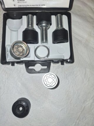 Tornillos Antirrobo VW 5Q0 698 137 NUEVOS