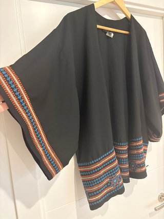 Chaqueta Kimono Jeff Gallano Bordada Talla Única
