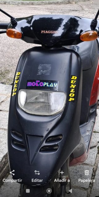 Piaggio Typhoon Scooter Negra y Roja