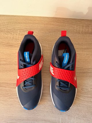 Zapatillas Nike Azules y Rojas