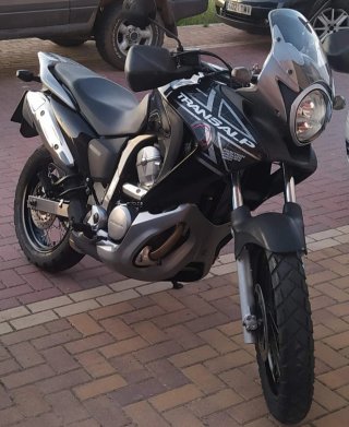 Honda XL700V Transalp Negra