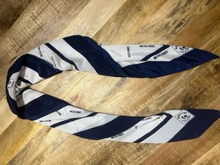 Pañuelo Moschino Blanco y Azul
