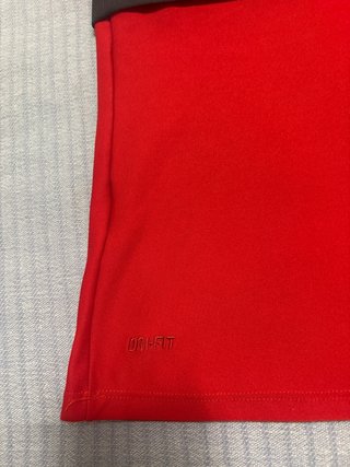 Top deportivo Nike rojo