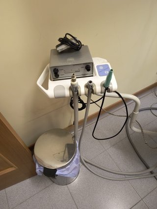 Instrumental clínica dental VENDO por jubilación