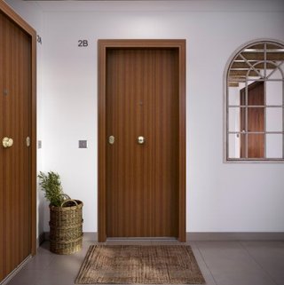 PUERTA ACORAZADA SAPELLY - BLANCA