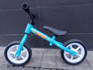 Bici de equilibrio azul