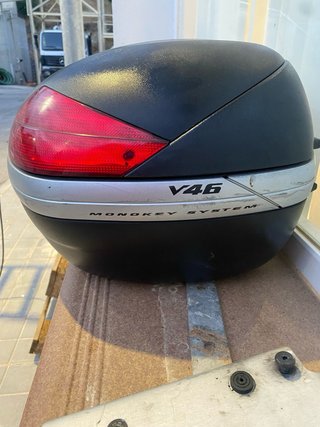 Top Case GIVI Monokey V60 + Chapa KTM