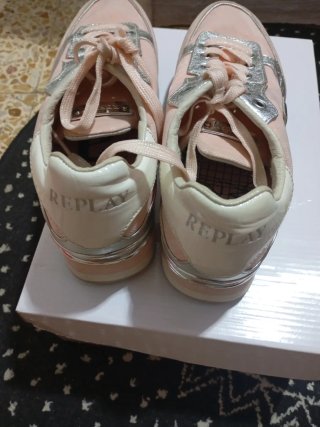 Zapatillas deportivas rosa y plata