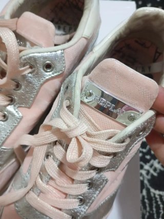 Zapatillas deportivas rosa y plata