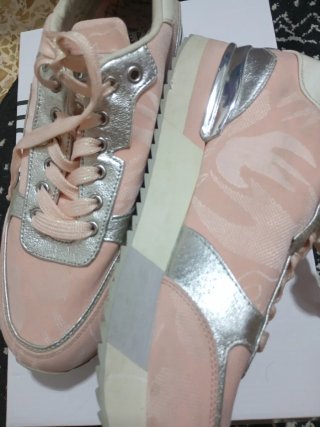 Zapatillas deportivas rosa y plata