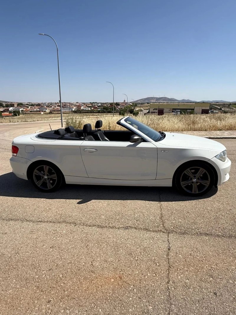BMW Serie 1 2010 - foto 1