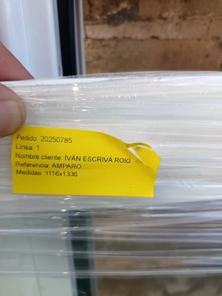 Ventana abatible aluminio oscilo batiente
