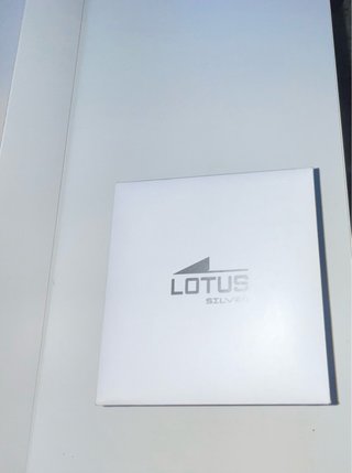 Reloj Lotus Plata y Blanco