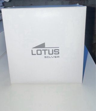 Reloj Lotus Plata y Blanco