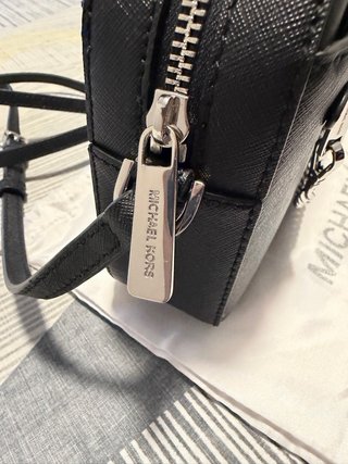 Bolso Michael Kors Negro y Plateado