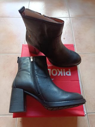 Botines Pikolinos NUEVOS Negros num 39