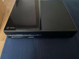 Xbox One + 1 Mando + 4 Juegos