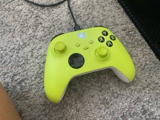 Xbox One + 1 Mando + 4 Juegos