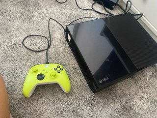 Xbox One + 1 Mando + 4 Juegos