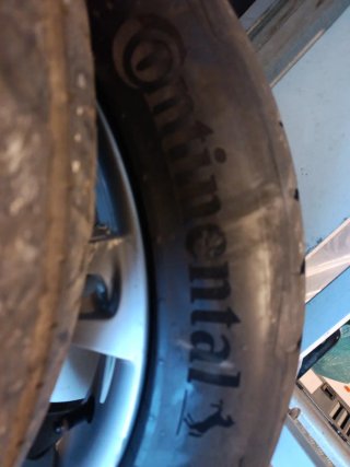 Continental 245/45 R18 XL Neumático