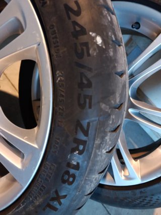 Continental 245/45 R18 XL Neumático