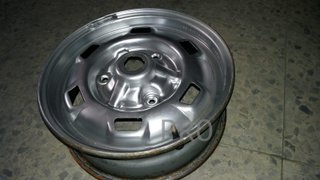 llanta de Renault 4L