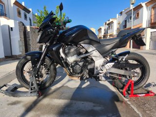 Kawasaki Z750 Negra