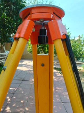 Trípode de topografía profesional