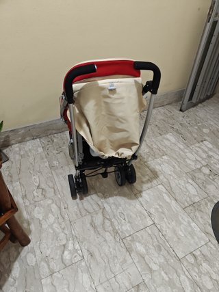Passeggino ioygello rosso e beige