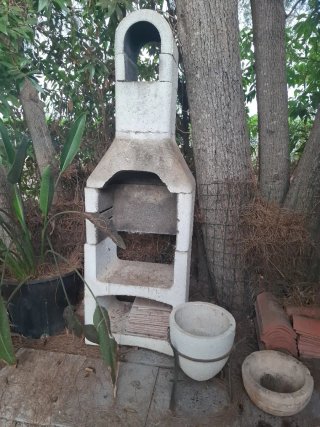 Barbacoa de piedra exterior
