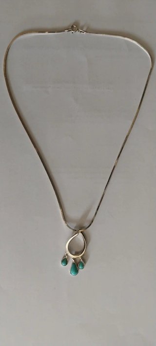 Conjunto Plata y Turquesa: Collar y Pendientes
