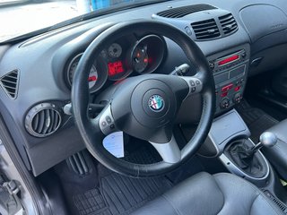 Alfa Romeo GT 2.0 JTS Distinctive