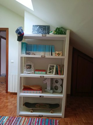 Estantería blanca modular