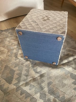 Tappeto Kilim e Sgabello con Cassetto