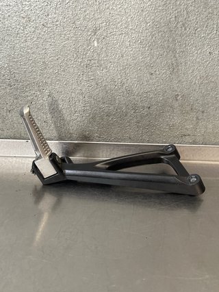 Soporte Estribera Derecha Yamaha MT125 2023