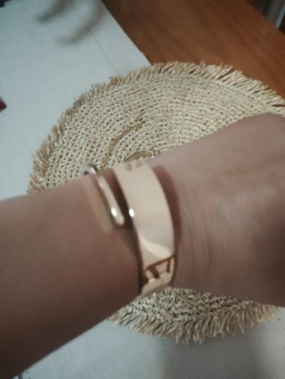 Lote de pulseras y anillo.