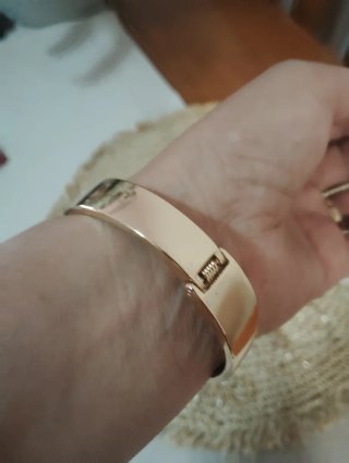 Lote de pulseras y anillo.