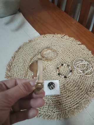 Lote de pulseras y anillo.
