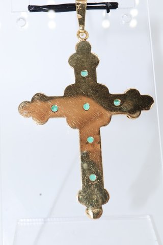 J-0913 Colgante cruz con piedras de color, oro 18K