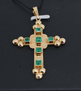 J-0913 Colgante cruz con piedras de color, oro 18K