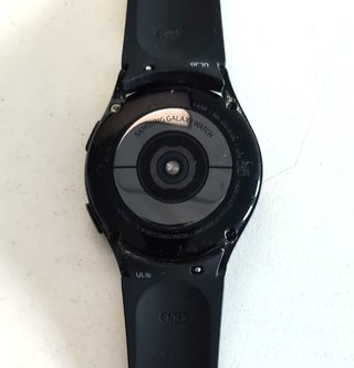 Samsung Galaxy Watch4 con stazione di ricarica