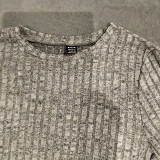 Jersey gris Shein con blusa blanca Talla L
