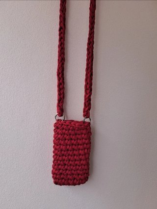 Funda móvil crochet roja