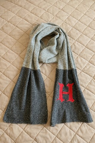 Bufanda Tommy Hilfiger Lana Gris y Negro