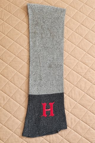 Bufanda Tommy Hilfiger Lana Gris y Negro