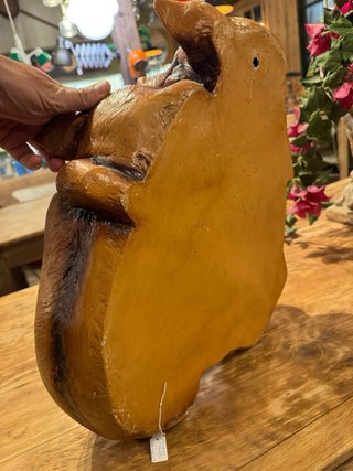 Figura escultura antigua de carniceria francesa.