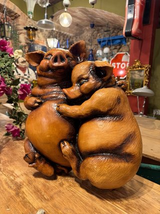 Figura escultura antigua de carniceria francesa.