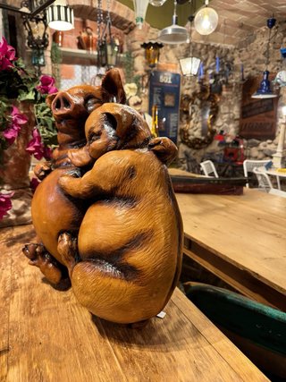 Figura escultura antigua de carniceria francesa.